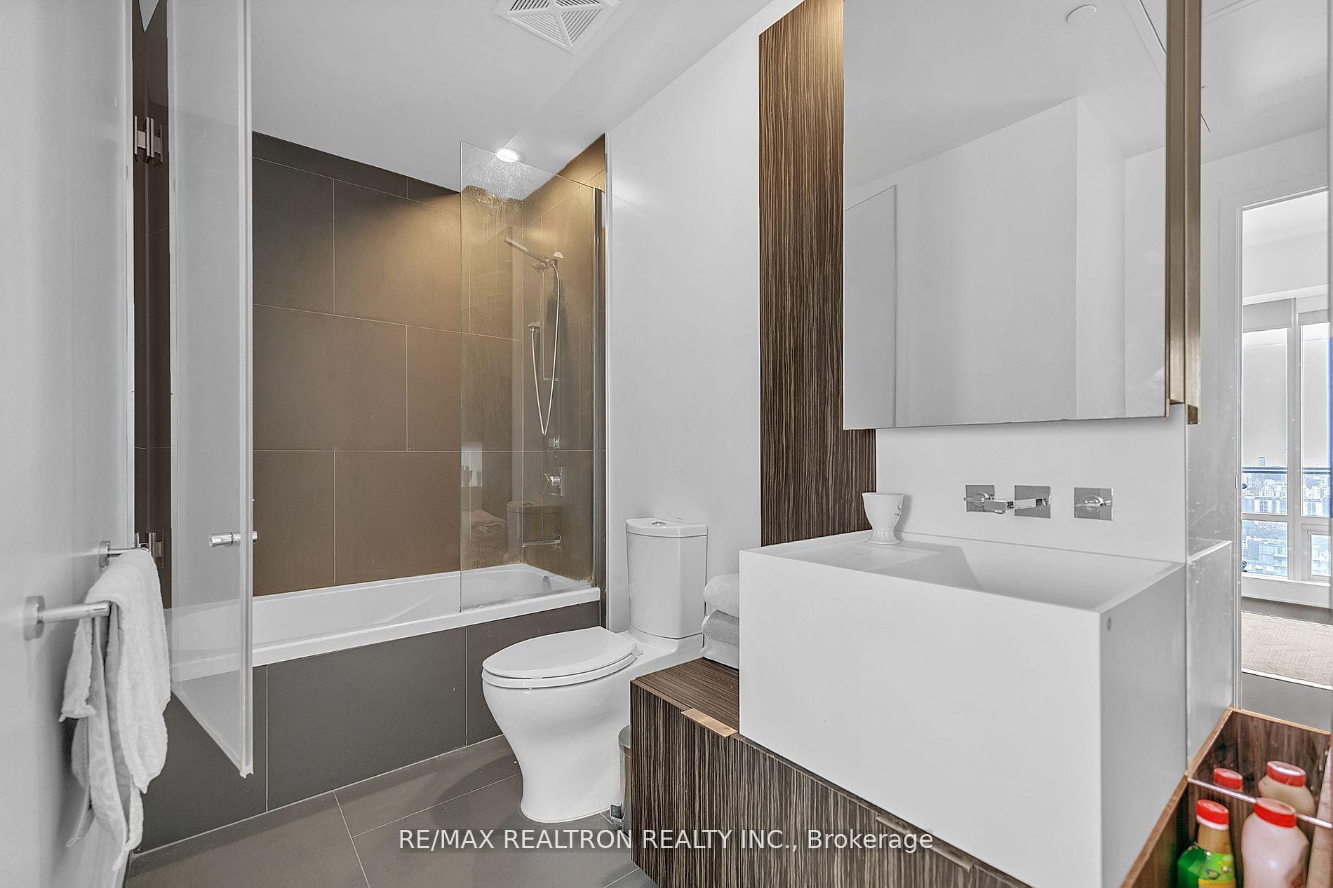 Photo 21 of Unit 4610, 1 Bloor Street E, Toronto, Church-Yonge Corridor — HOMEH