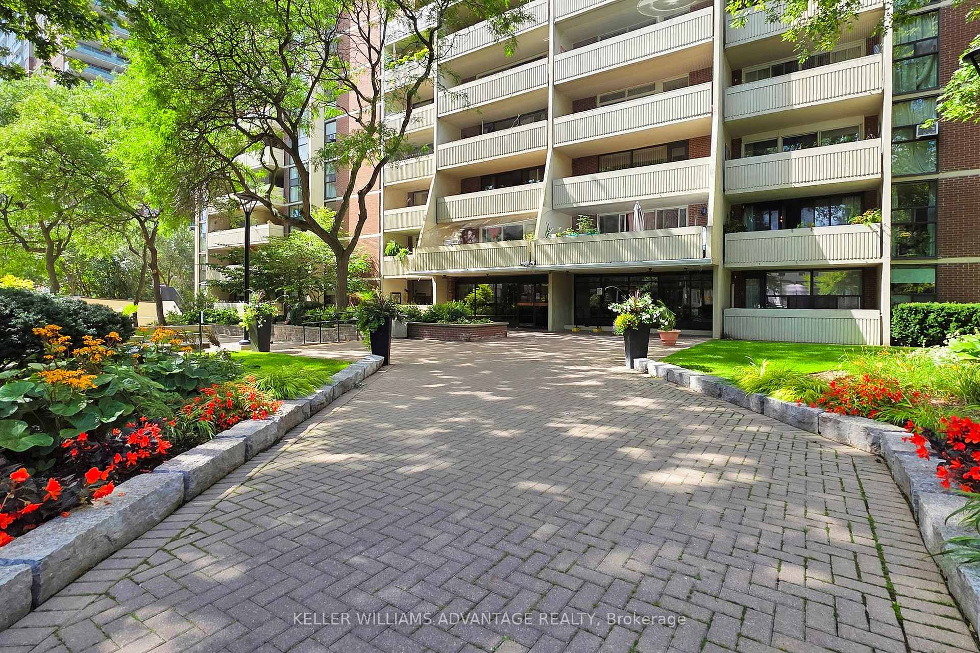 Photo 4 of Unit 3109, 40 Homewood Avenue, Toronto, Cabbagetown-South St. James Town — HOMEH