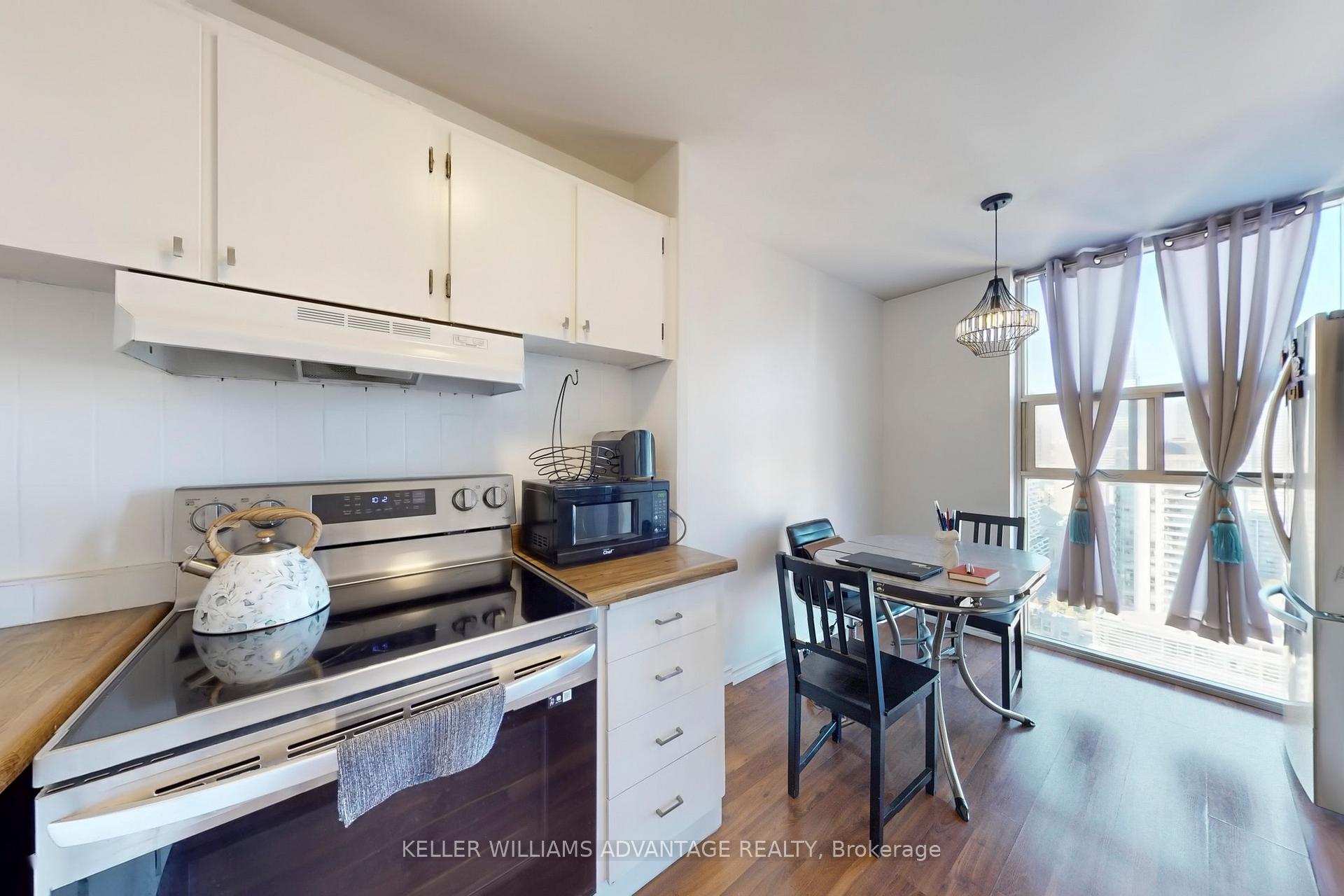 Photo 9 of Unit 3109, 40 Homewood Avenue, Toronto, Cabbagetown-South St. James Town — HOMEH