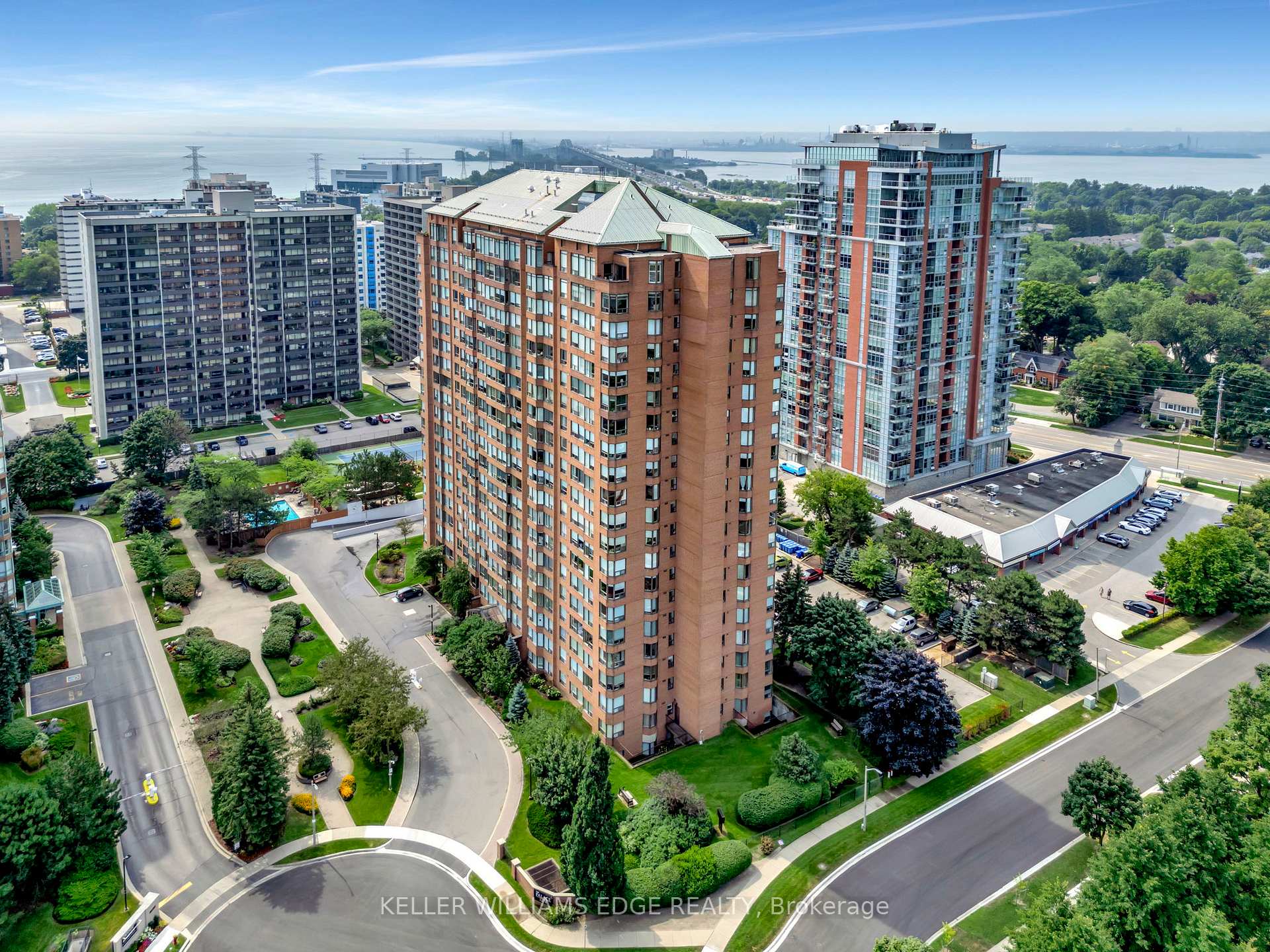 Photo 4 of Unit 1502, 1270 Maple Crossing Boulevard, Burlington, Brant — HOMEH