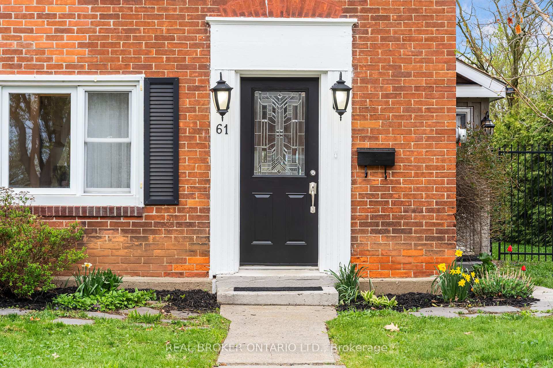 Photo 5 of 61 Charles Street, Carleton Place — HOMEH