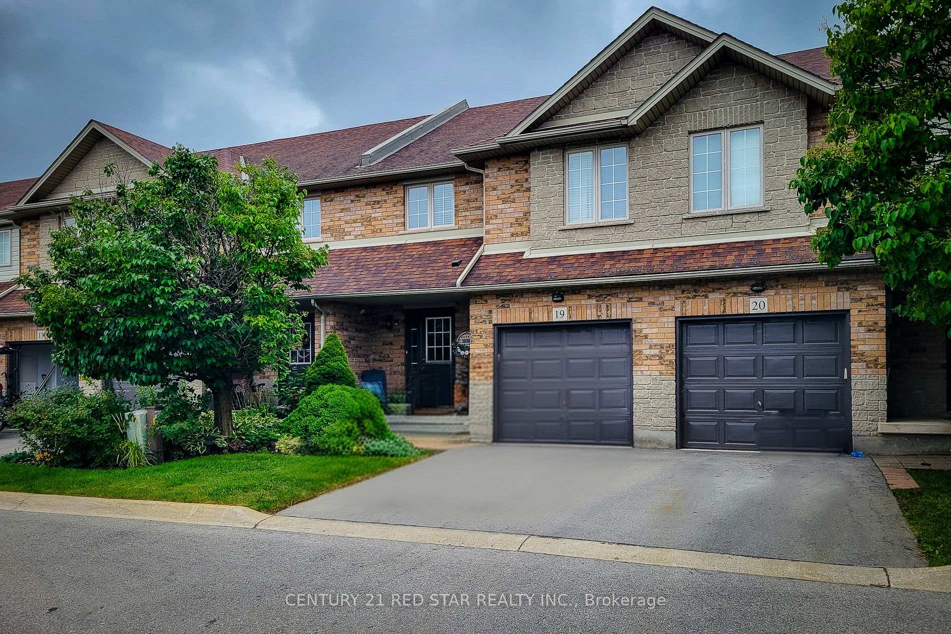 Photo 2 of Unit 19, 18 Cedar Street, Grimsby, Grimsby West — HOMEH