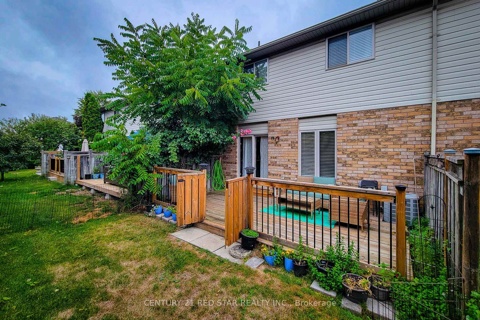 Photo 4 of Unit 19, 18 Cedar Street, Grimsby, Grimsby West — HOMEH