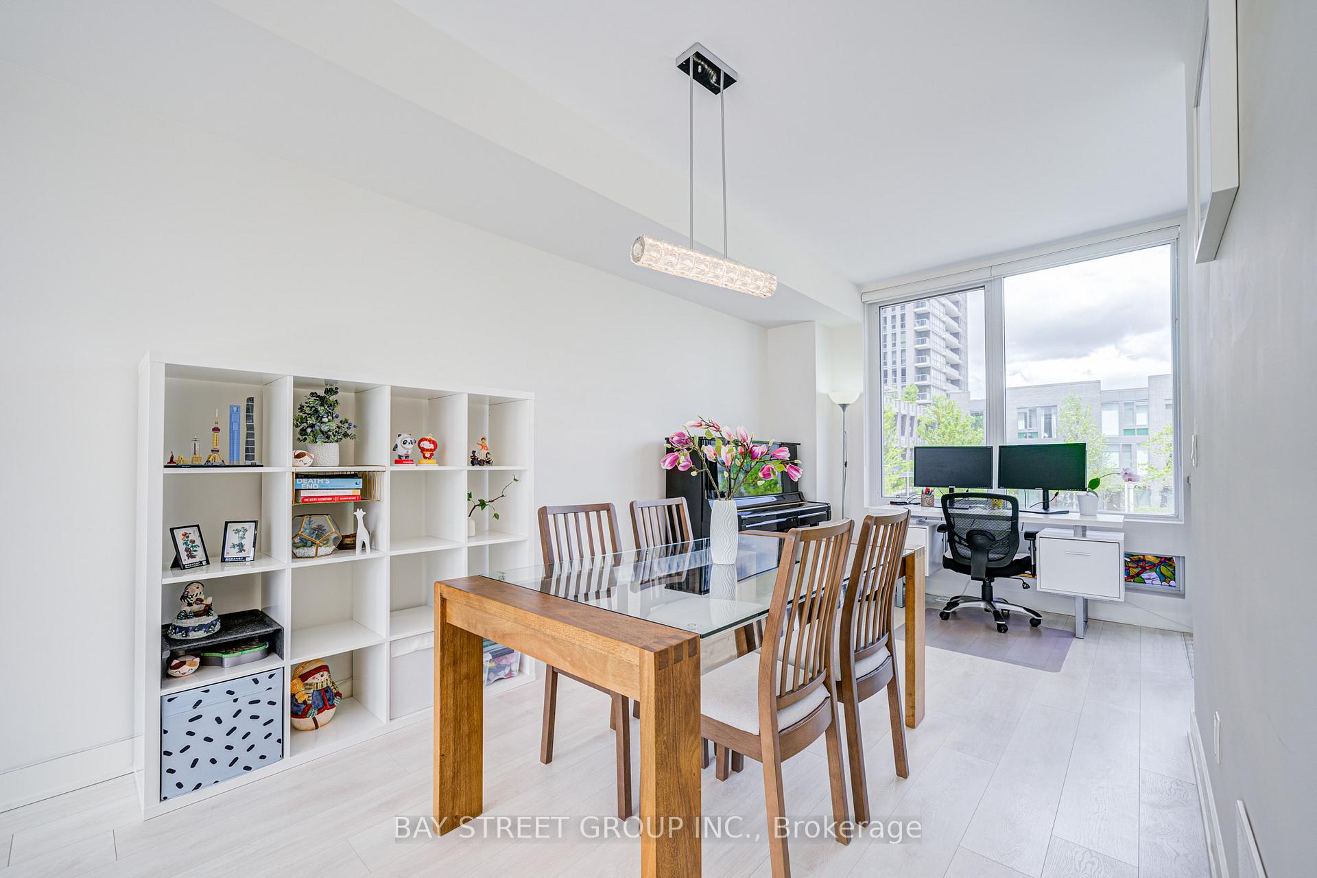 Photo 10 of 27 Sonic Way, Toronto, Flemingdon Park — HOMEH