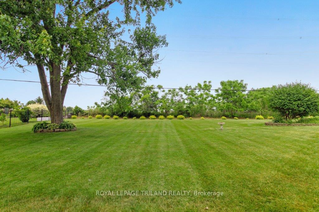 Photo 5 of 10179 Lynhurst Park Drive, Central Elgin, Lynhurst — HOMEH