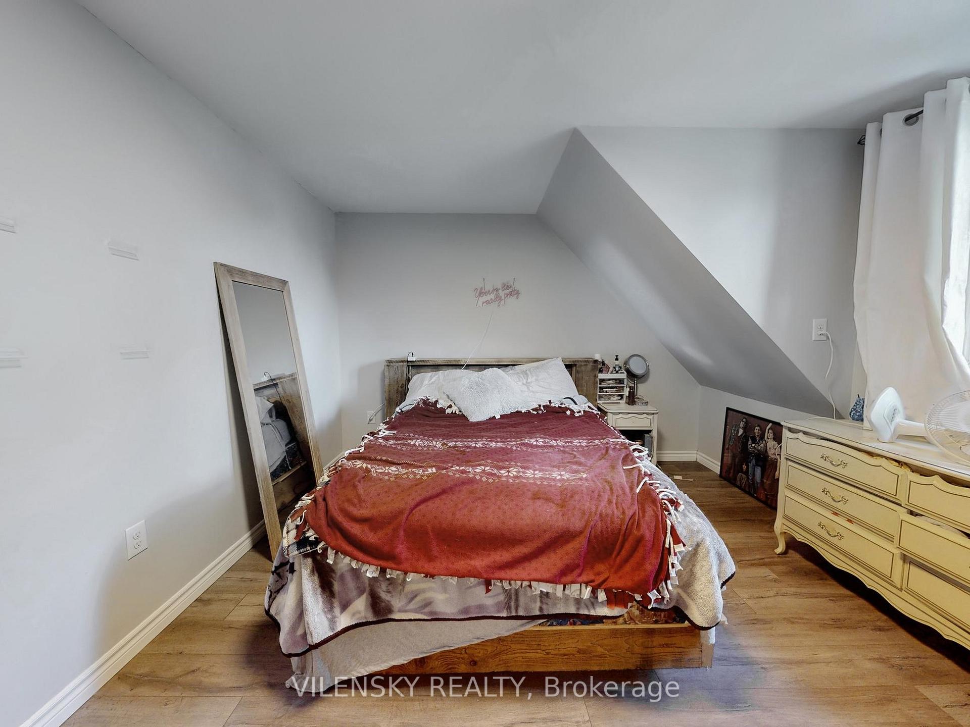 Photo 30 of 113 John Street, Barrie, Sanford — HOMEH