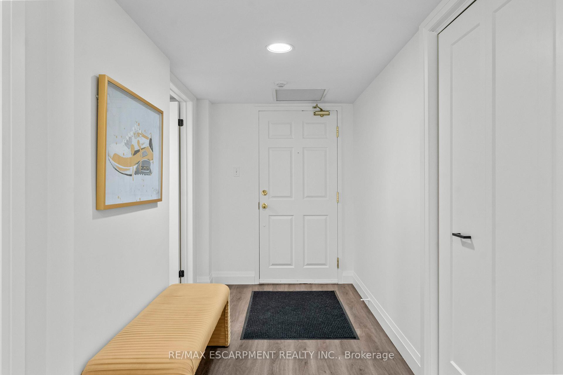 Photo 5 of Unit 101, 216 E Plains Road W, Burlington, Bayview — HOMEH