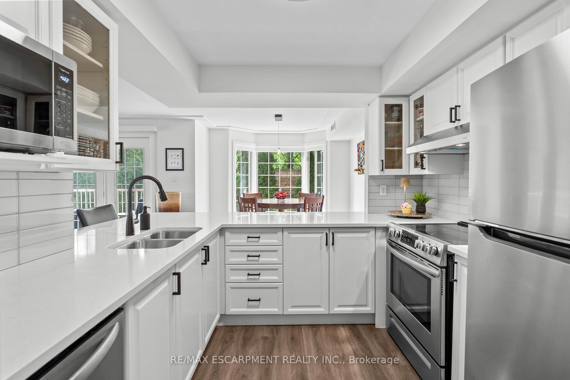 Photo 4 of Unit 101, 216 E Plains Road W, Burlington, Bayview — HOMEH