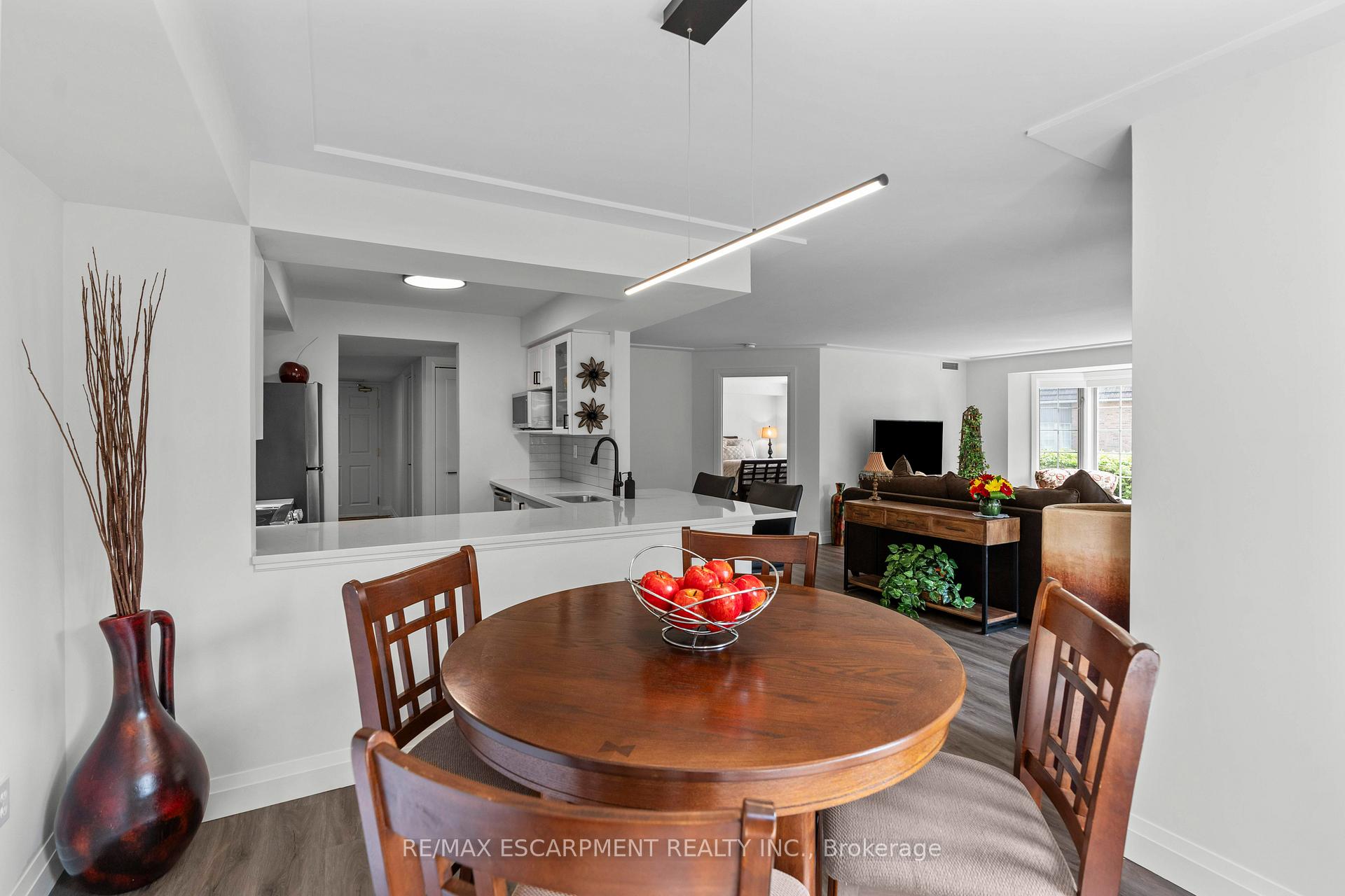 Photo 13 of Unit 101, 216 E Plains Road W, Burlington, Bayview — HOMEH