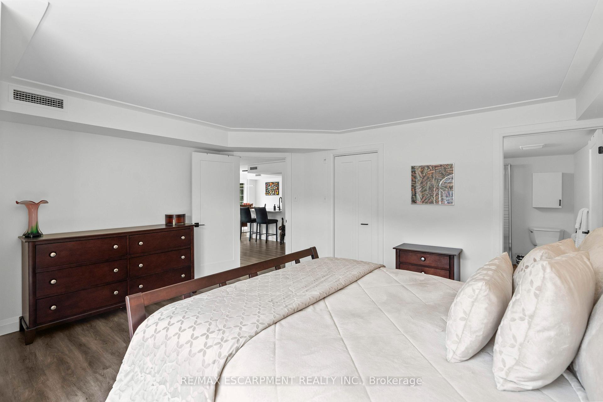 Photo 15 of Unit 101, 216 E Plains Road W, Burlington, Bayview — HOMEH