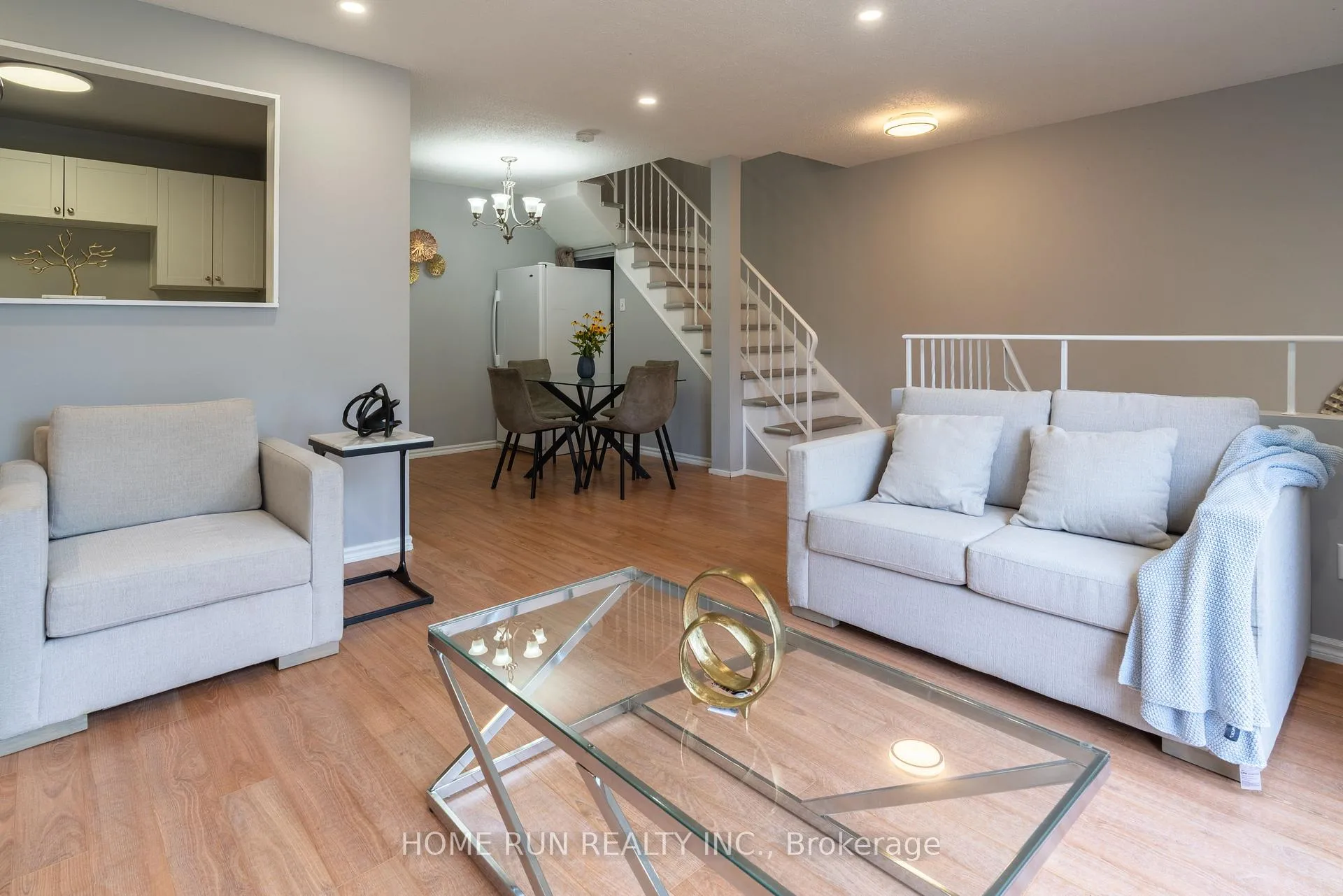 Photo 4 of Unit 22, 2610 Draper Avenue, Ottawa, Redwood Park — HOMEH