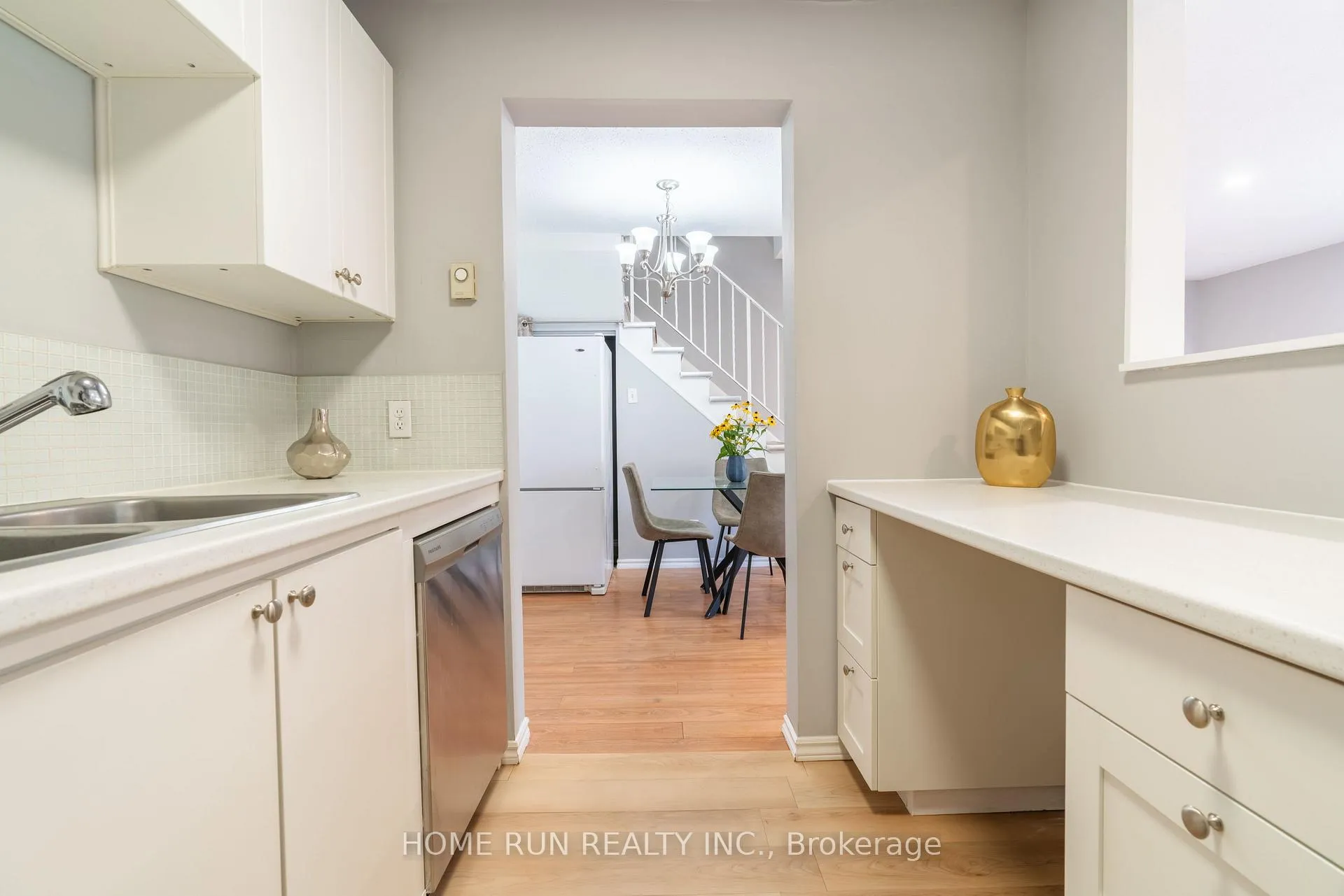Photo 8 of Unit 22, 2610 Draper Avenue, Ottawa, Redwood Park — HOMEH