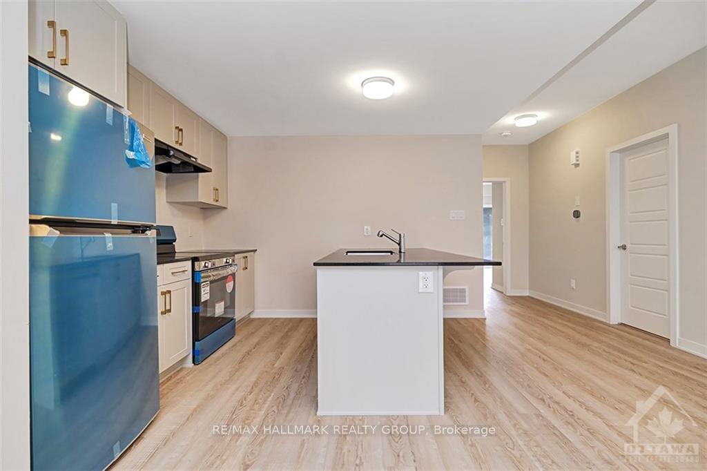 Photo 7 of 506 PARNIAN Private, Ottawa, Barrhaven - Half Moon Bay — HOMEH