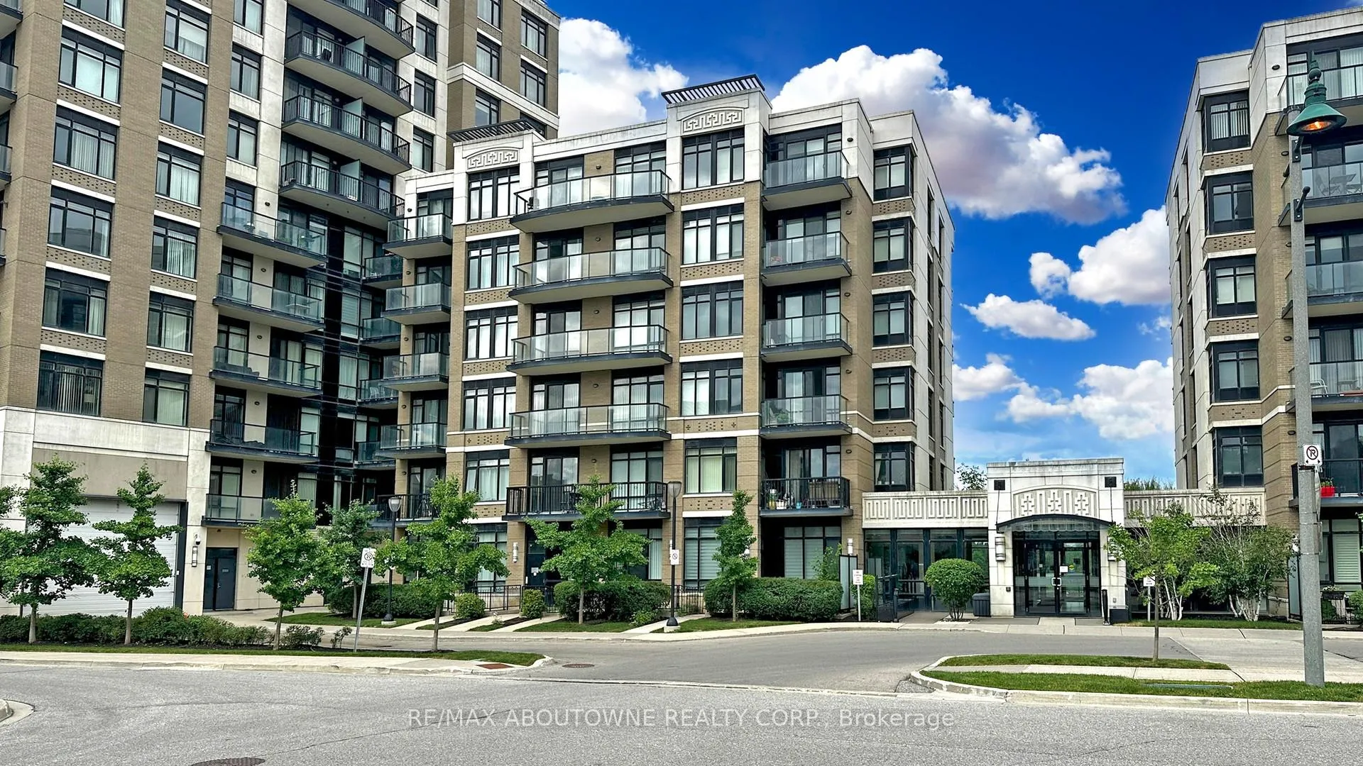 Front of Unit 609, 151 Upper Duke Crescent