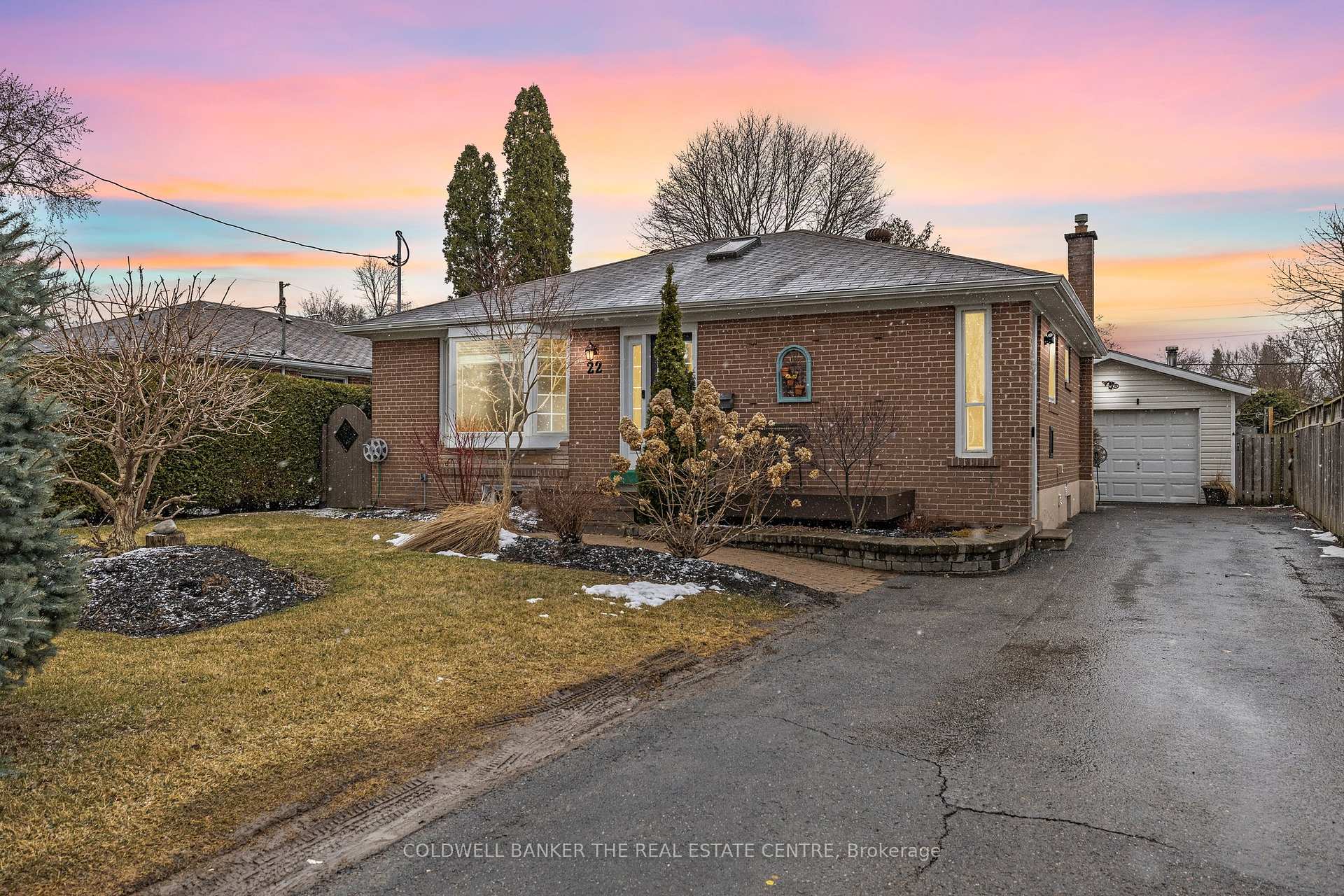 Photo 4 of 22 Stoddart Drive S, Aurora, Aurora Highlands — HOMEH