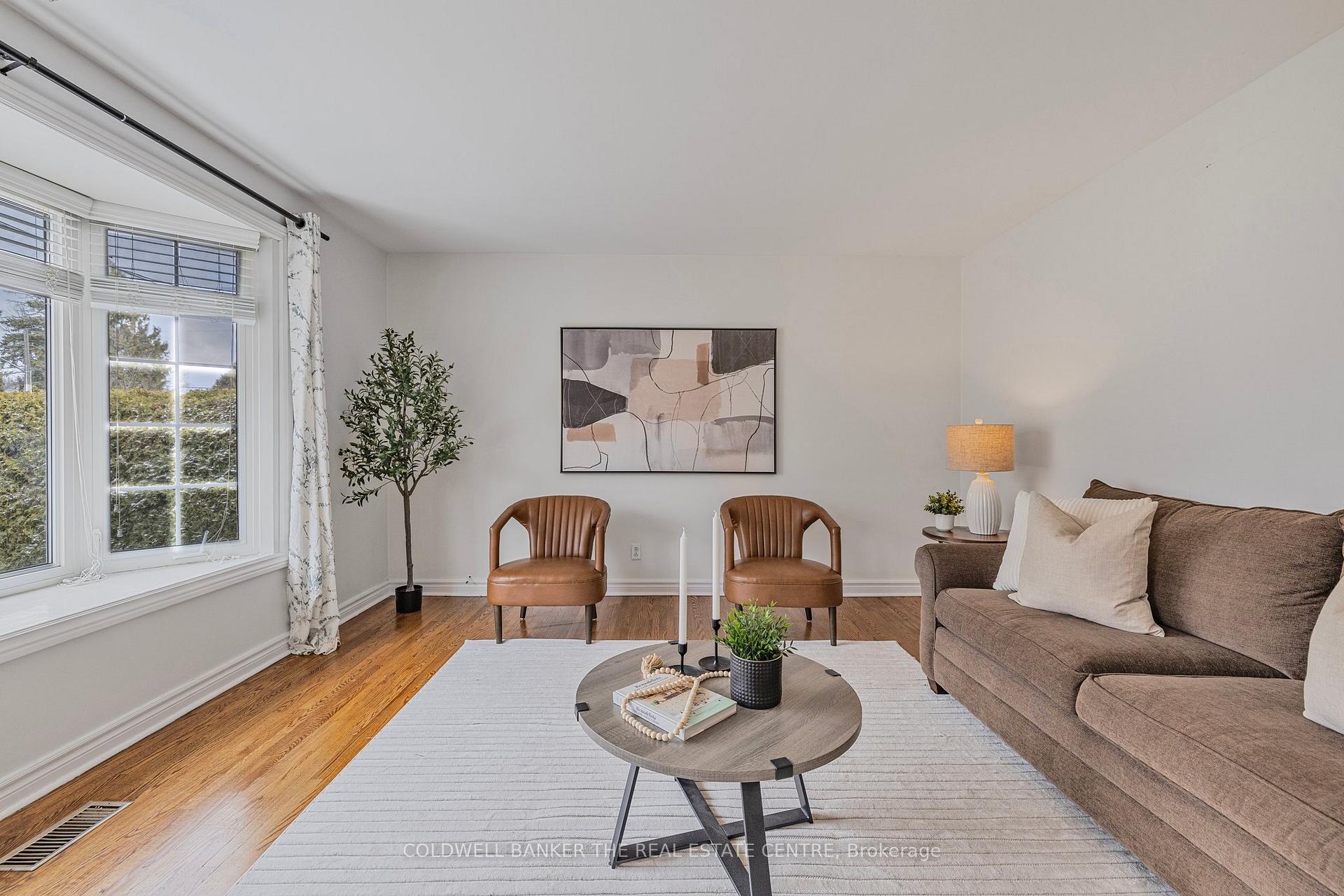 Photo 13 of 22 Stoddart Drive S, Aurora, Aurora Highlands — HOMEH