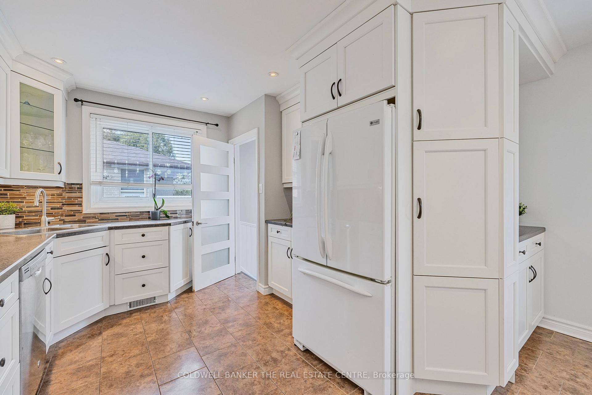Photo 15 of 22 Stoddart Drive S, Aurora, Aurora Highlands — HOMEH