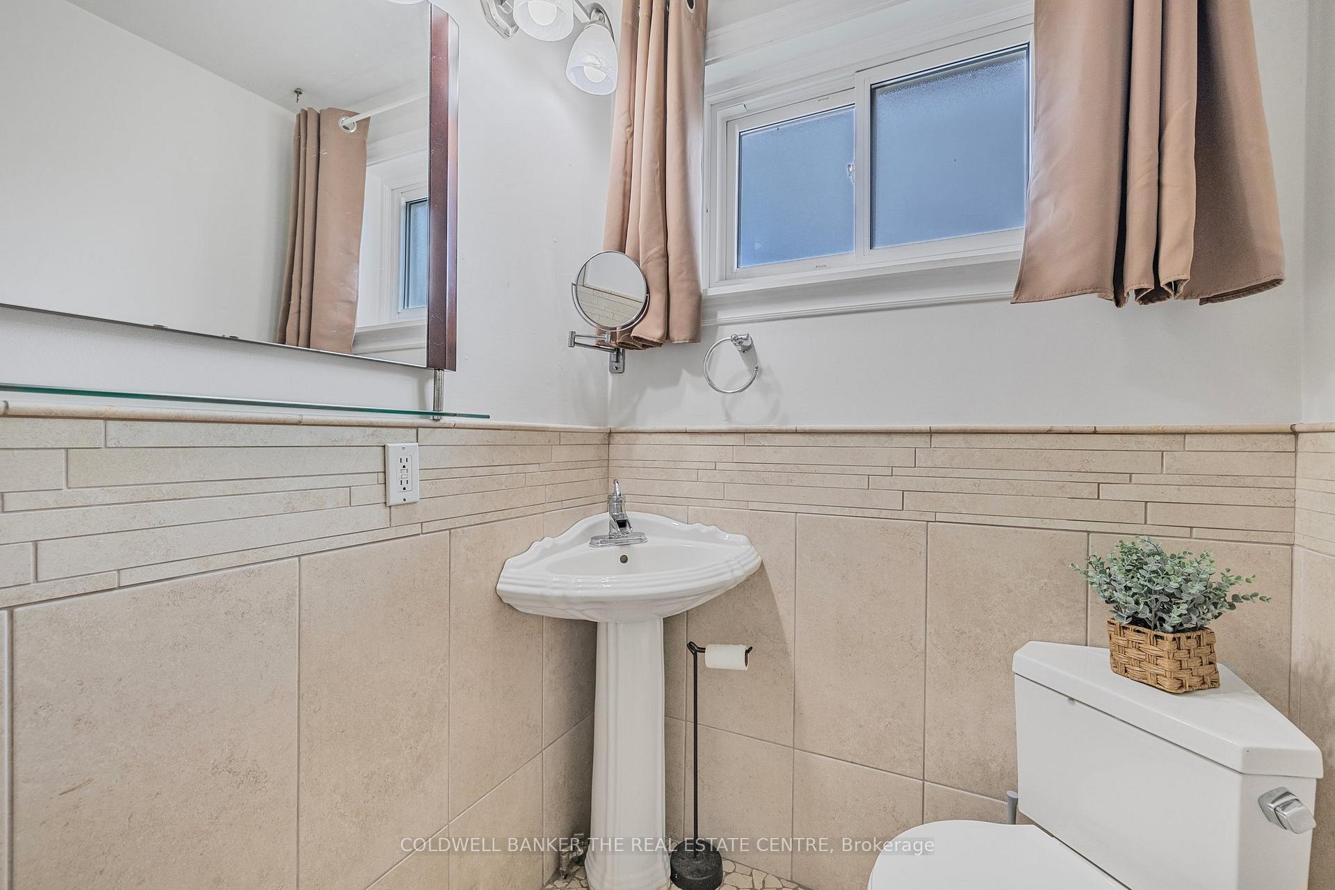 Photo 21 of 22 Stoddart Drive S, Aurora, Aurora Highlands — HOMEH