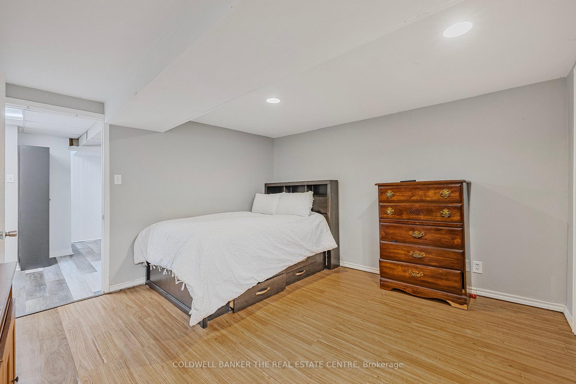 Photo 35 of 22 Stoddart Drive S, Aurora, Aurora Highlands — HOMEH