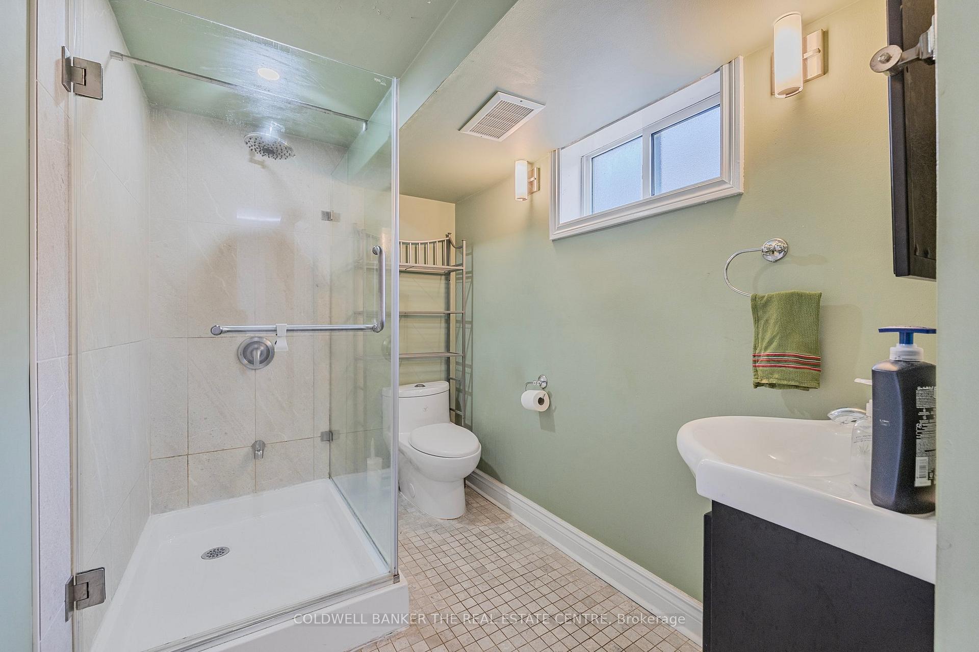 Photo 36 of 22 Stoddart Drive S, Aurora, Aurora Highlands — HOMEH