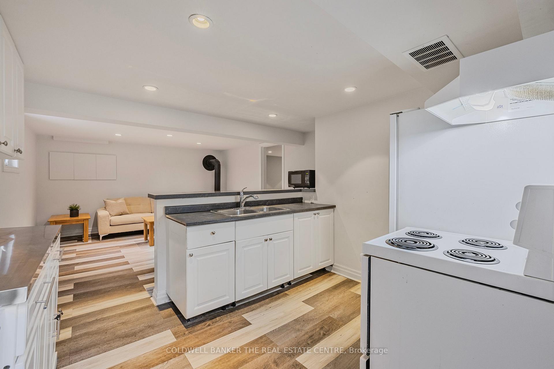 Photo 37 of 22 Stoddart Drive S, Aurora, Aurora Highlands — HOMEH