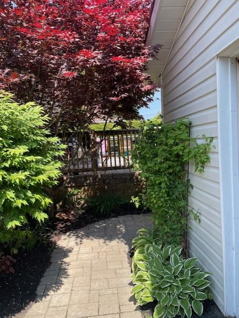 Photo 42 of 22 Stoddart Drive S, Aurora, Aurora Highlands — HOMEH