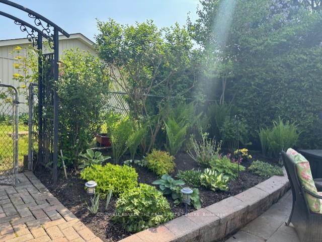 Photo 44 of 22 Stoddart Drive S, Aurora, Aurora Highlands — HOMEH