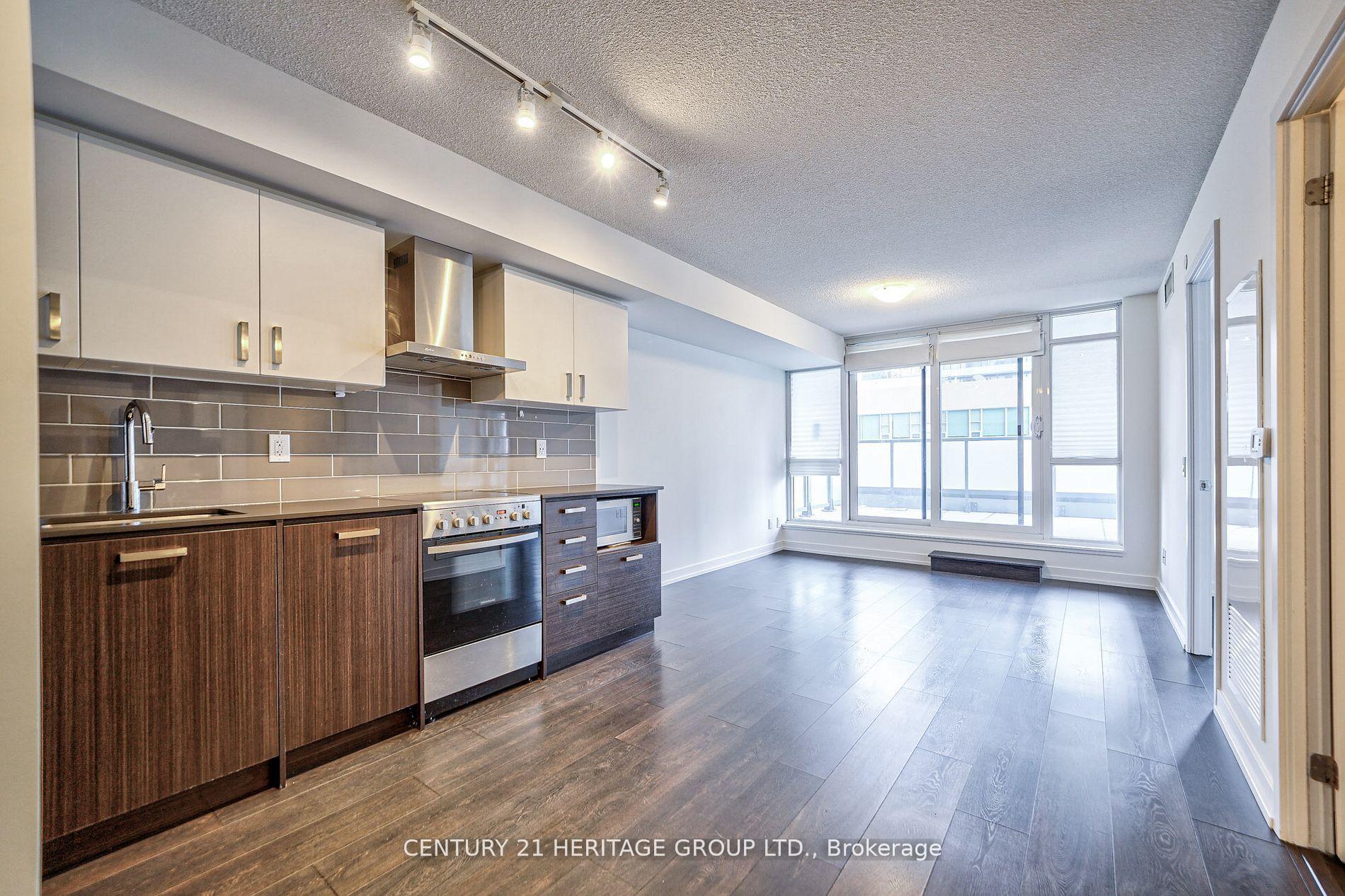 Photo 8 of Unit 804, 125 Redpath Avenue, Toronto, Mount Pleasant West — HOMEH