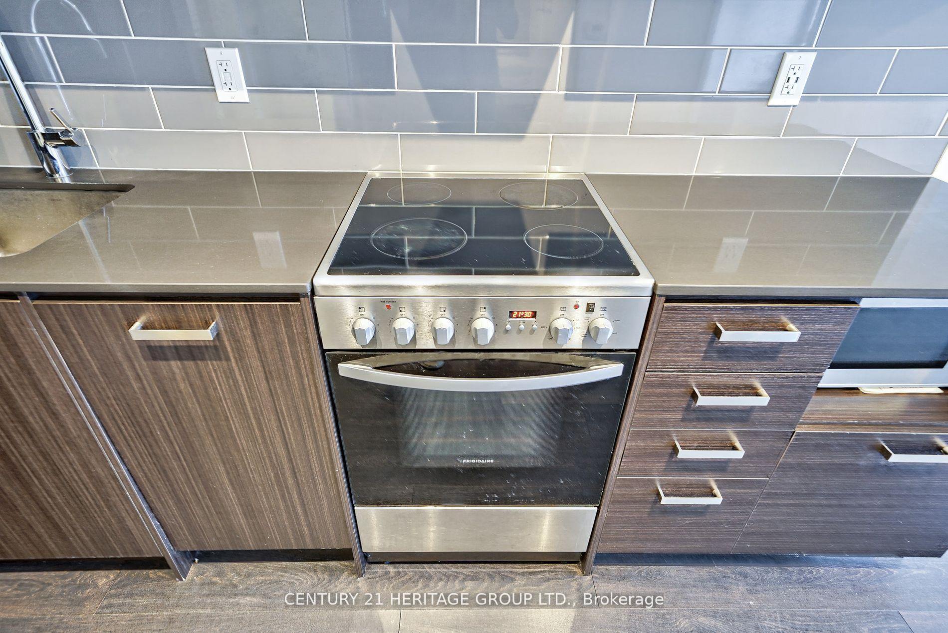 Photo 11 of Unit 804, 125 Redpath Avenue, Toronto, Mount Pleasant West — HOMEH