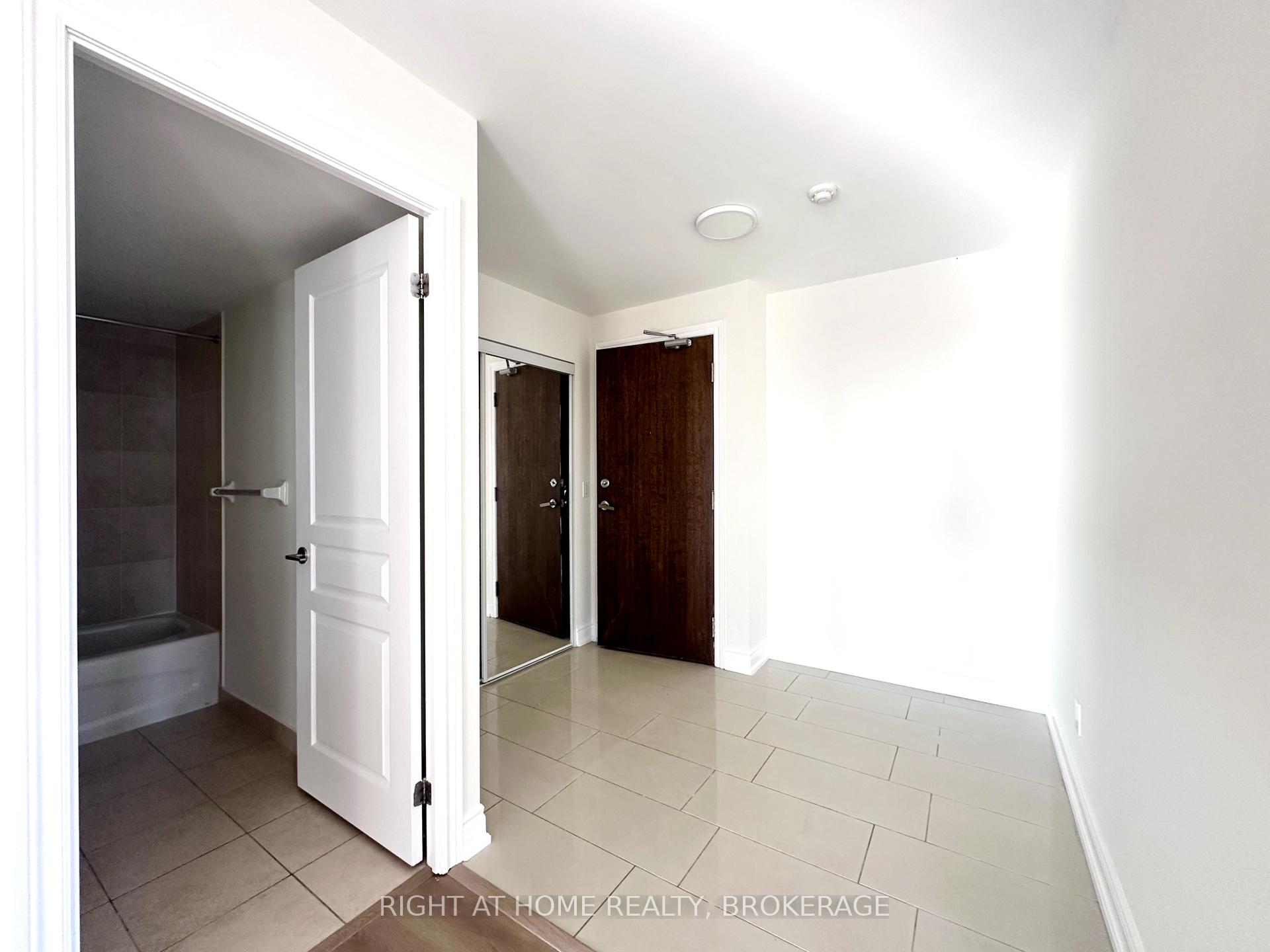Photo 2 of Unit 1711, 7 North Park Road, Vaughan, Beverley Glen — HOMEH