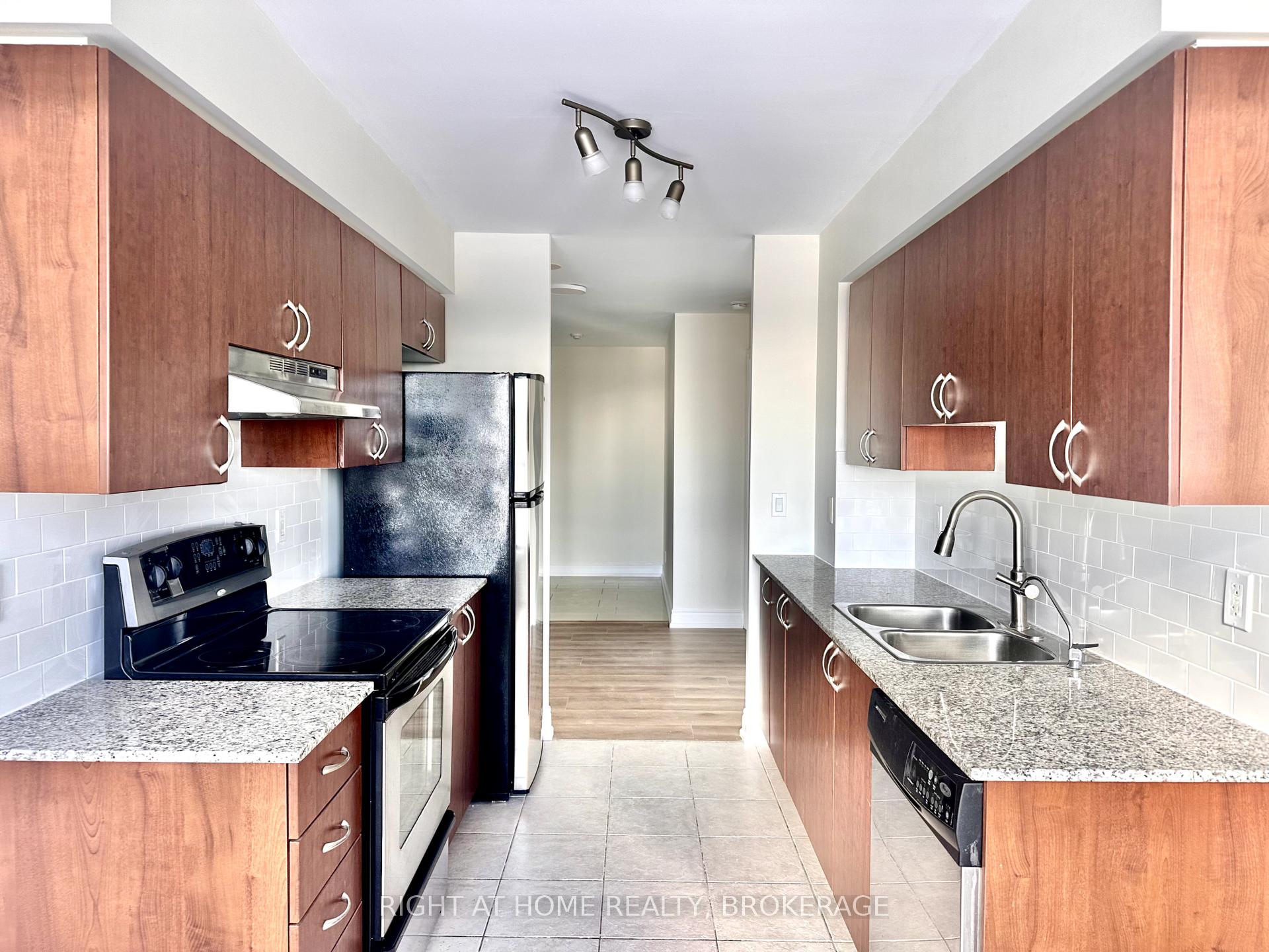 Photo 3 of Unit 1711, 7 North Park Road, Vaughan, Beverley Glen — HOMEH