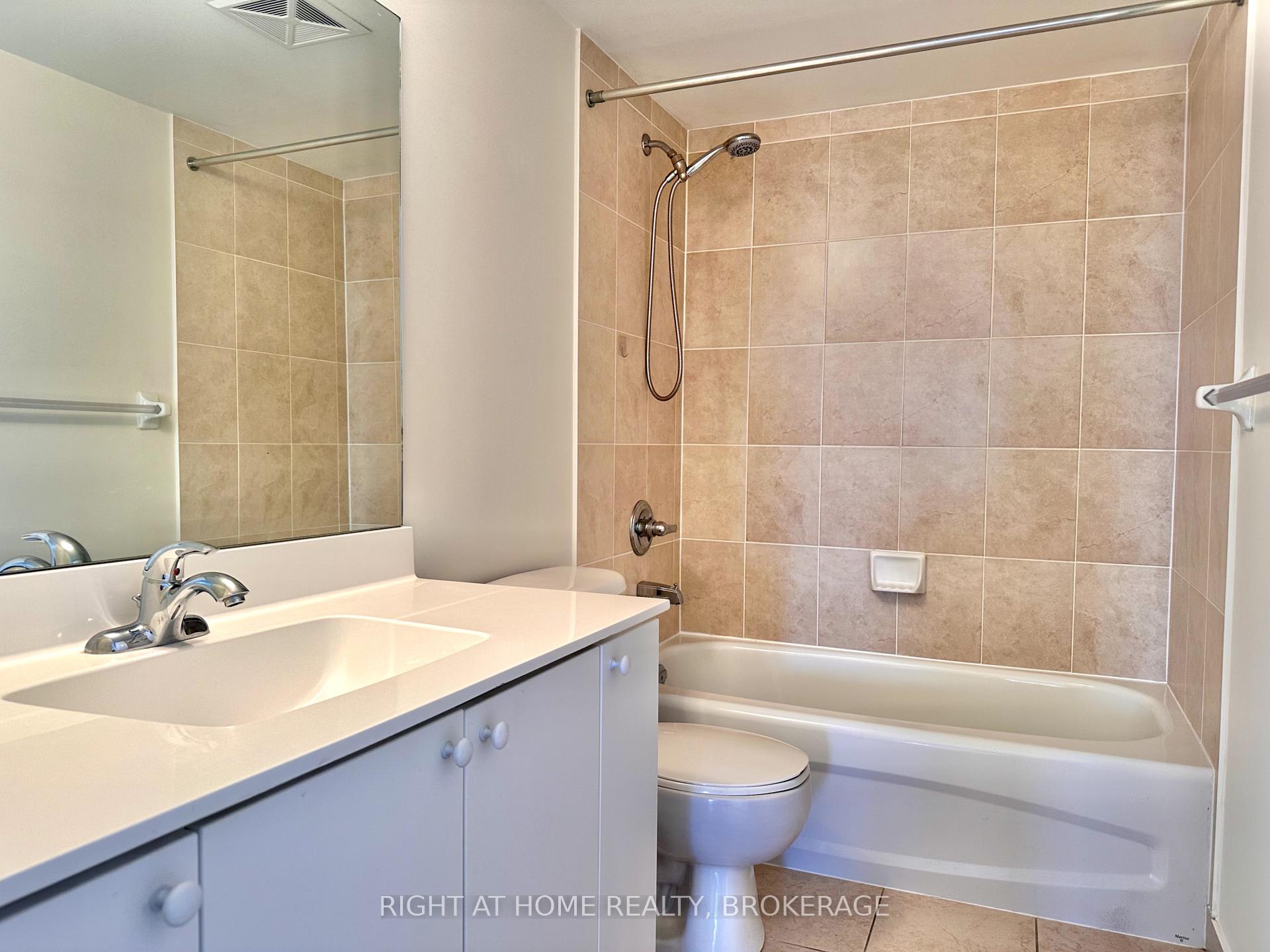 Photo 7 of Unit 1711, 7 North Park Road, Vaughan, Beverley Glen — HOMEH