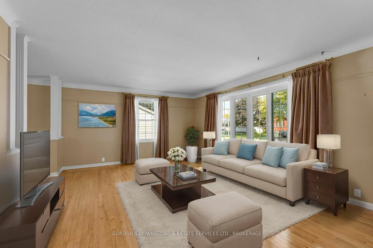 Photo 3 of 170 Elmwood Drive, Gananoque — HOMEH
