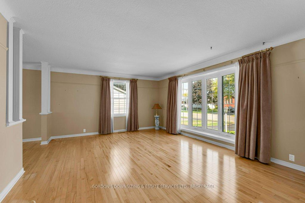 Photo 4 of 170 Elmwood Drive, Gananoque — HOMEH