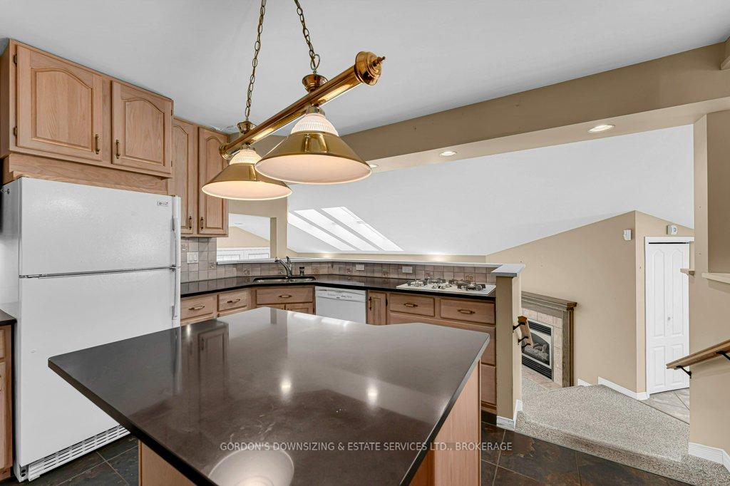 Photo 12 of 170 Elmwood Drive, Gananoque — HOMEH