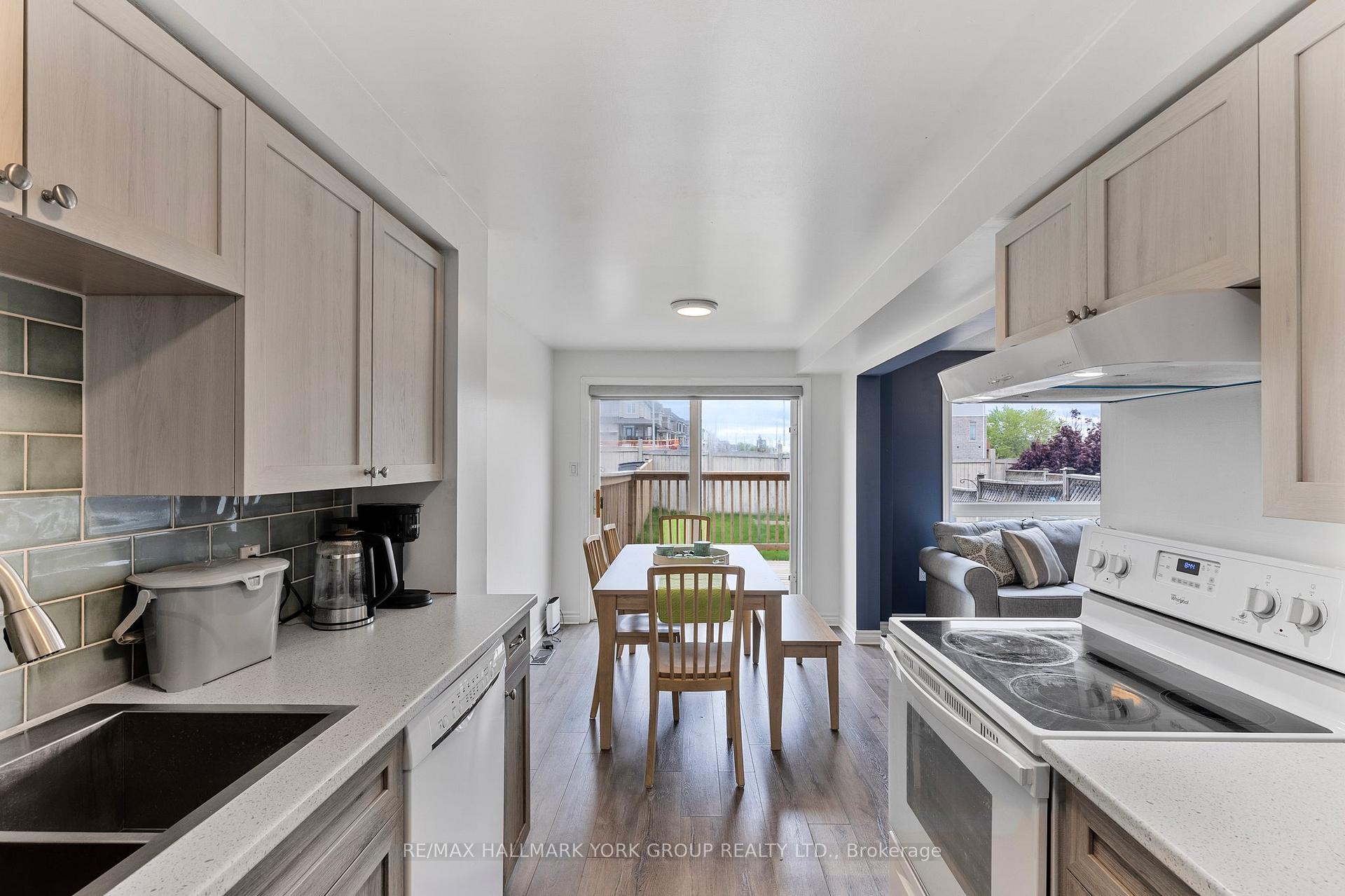 Photo 17 of 117 Nathan Crescent, Barrie, Painswick South — HOMEH