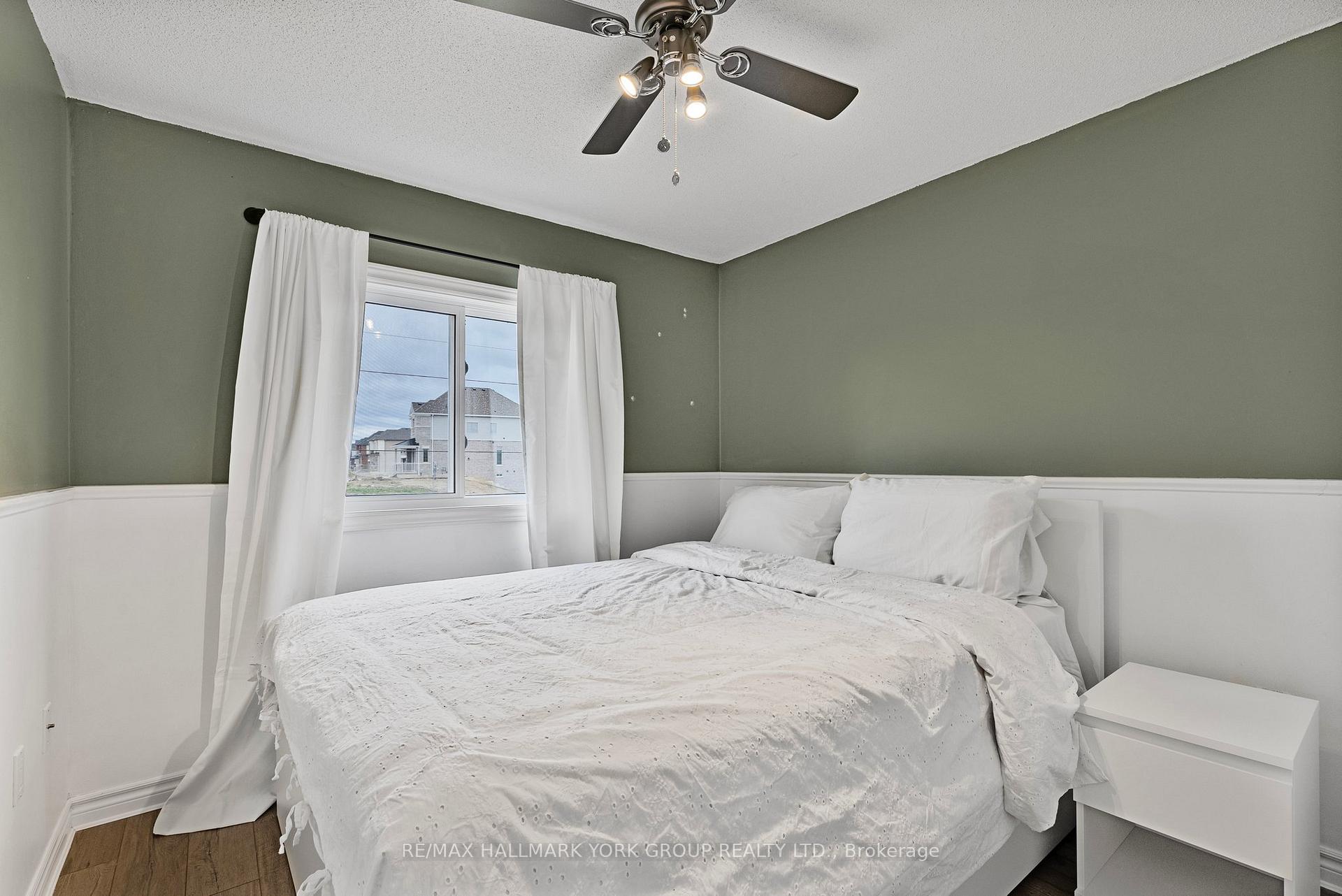 Photo 21 of 117 Nathan Crescent, Barrie, Painswick South — HOMEH
