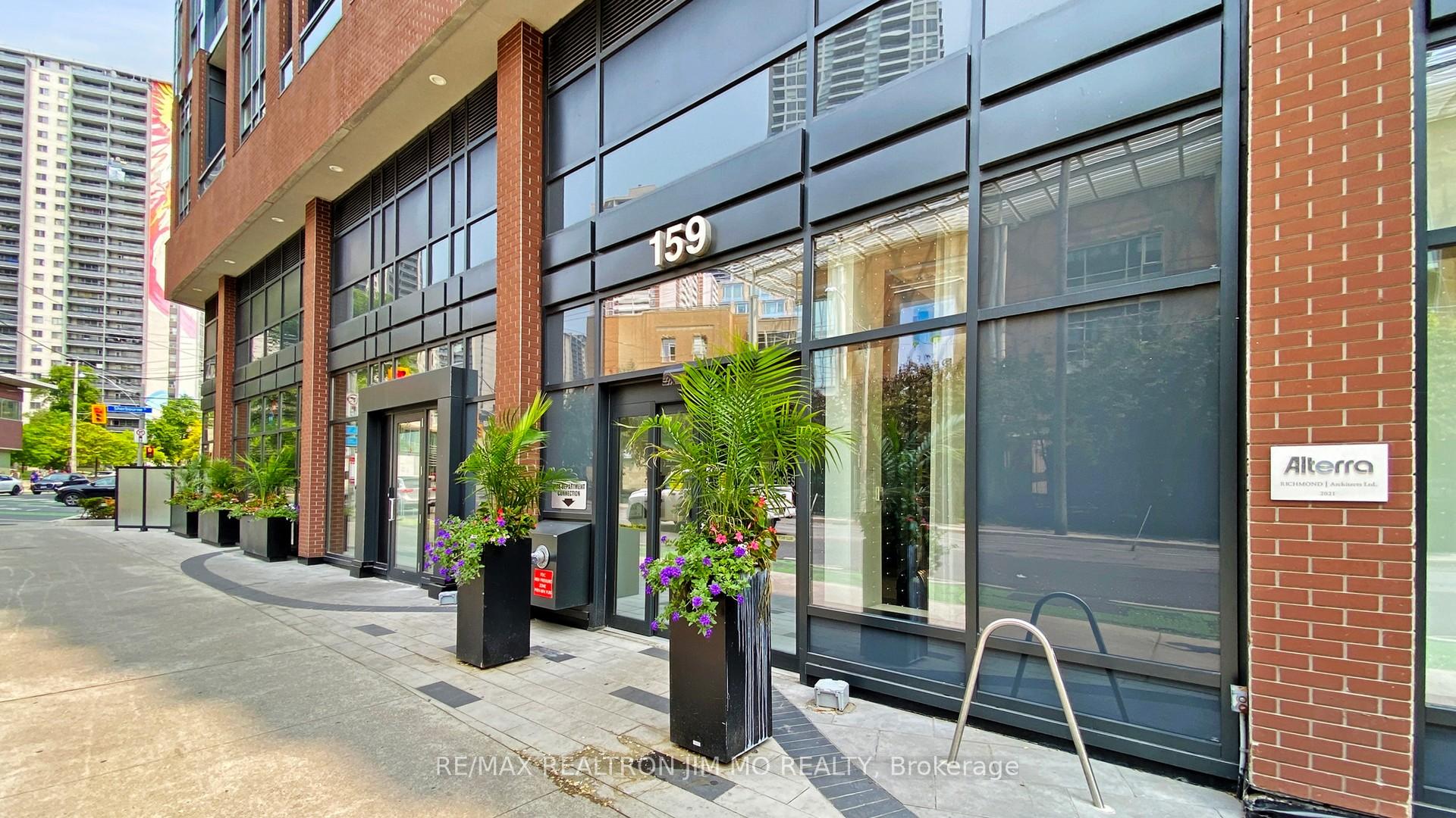 Photo 4 of Unit 401, 159 Wellesley Street E, Toronto, Cabbagetown-South St. James Town — HOMEH