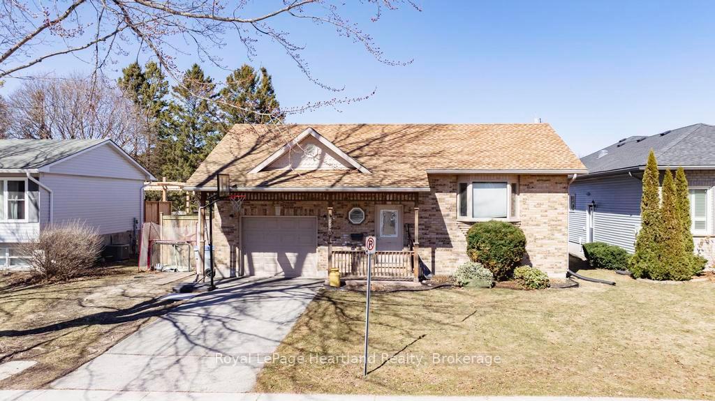 Photo 1 of 223 Bennett Street E, Goderich, Goderich (Town) — HOMEH