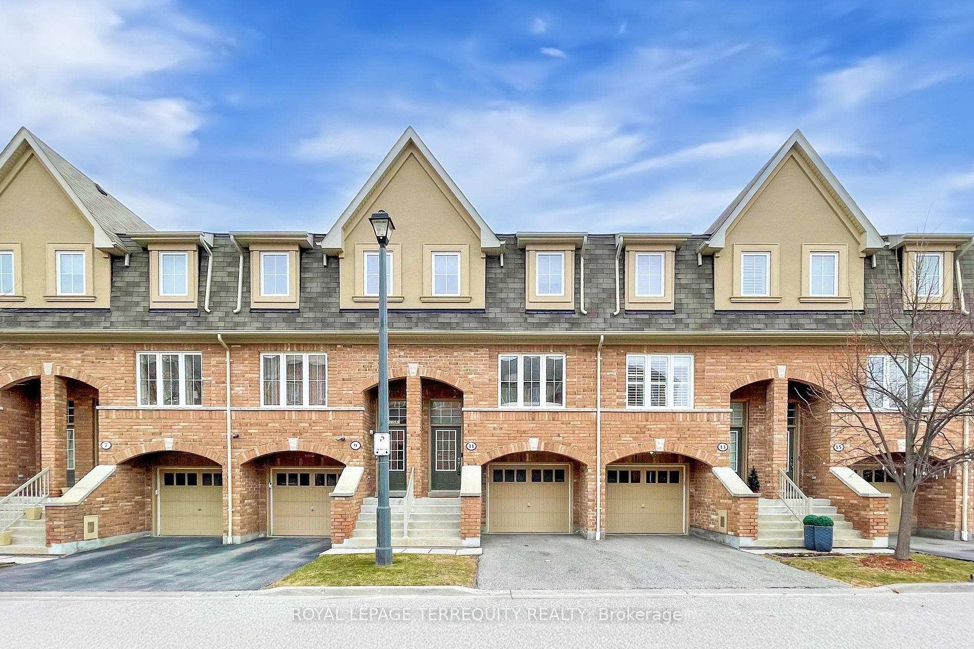 Front of 11 Reevesmere Lane