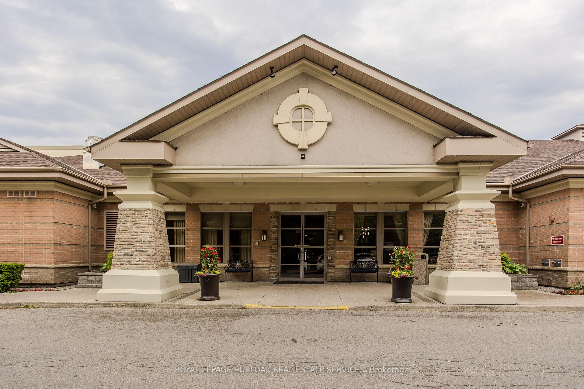 Photo 13 of Unit 2407, 100 Burloak Drive, Burlington, Appleby — HOMEH