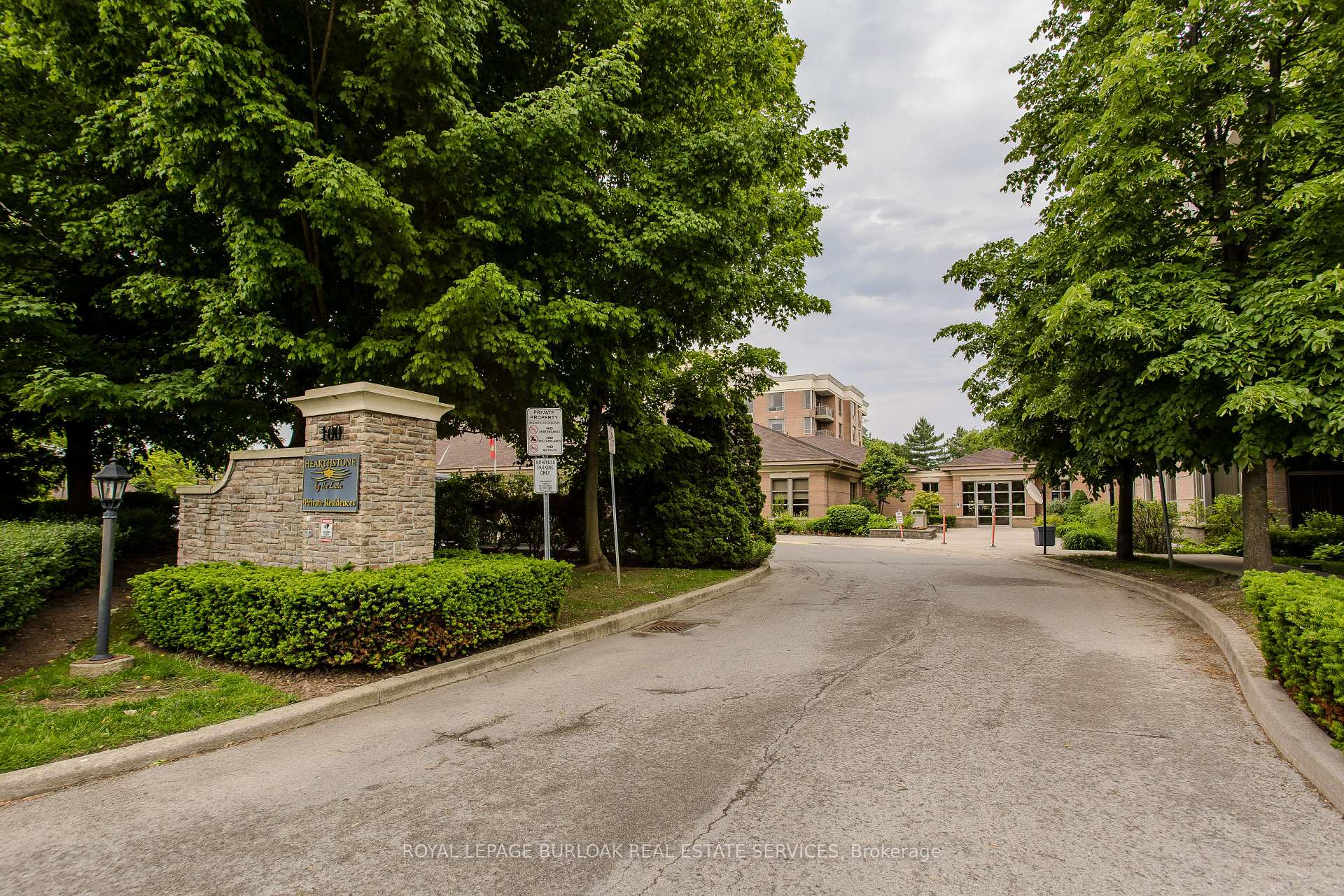 Photo 8 of Unit 2407, 100 Burloak Drive, Burlington, Appleby — HOMEH