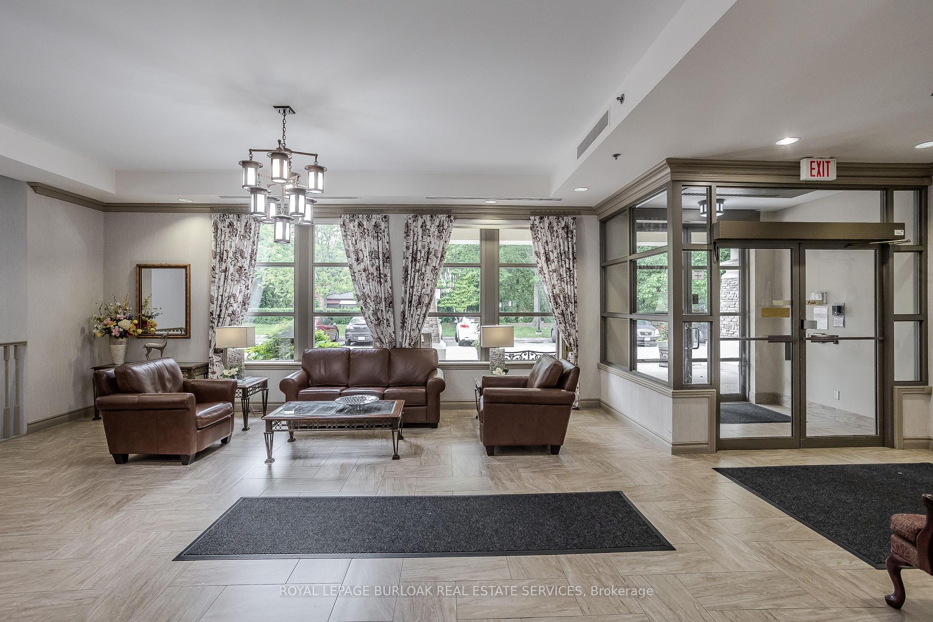 Photo 7 of Unit 2407, 100 Burloak Drive, Burlington, Appleby — HOMEH