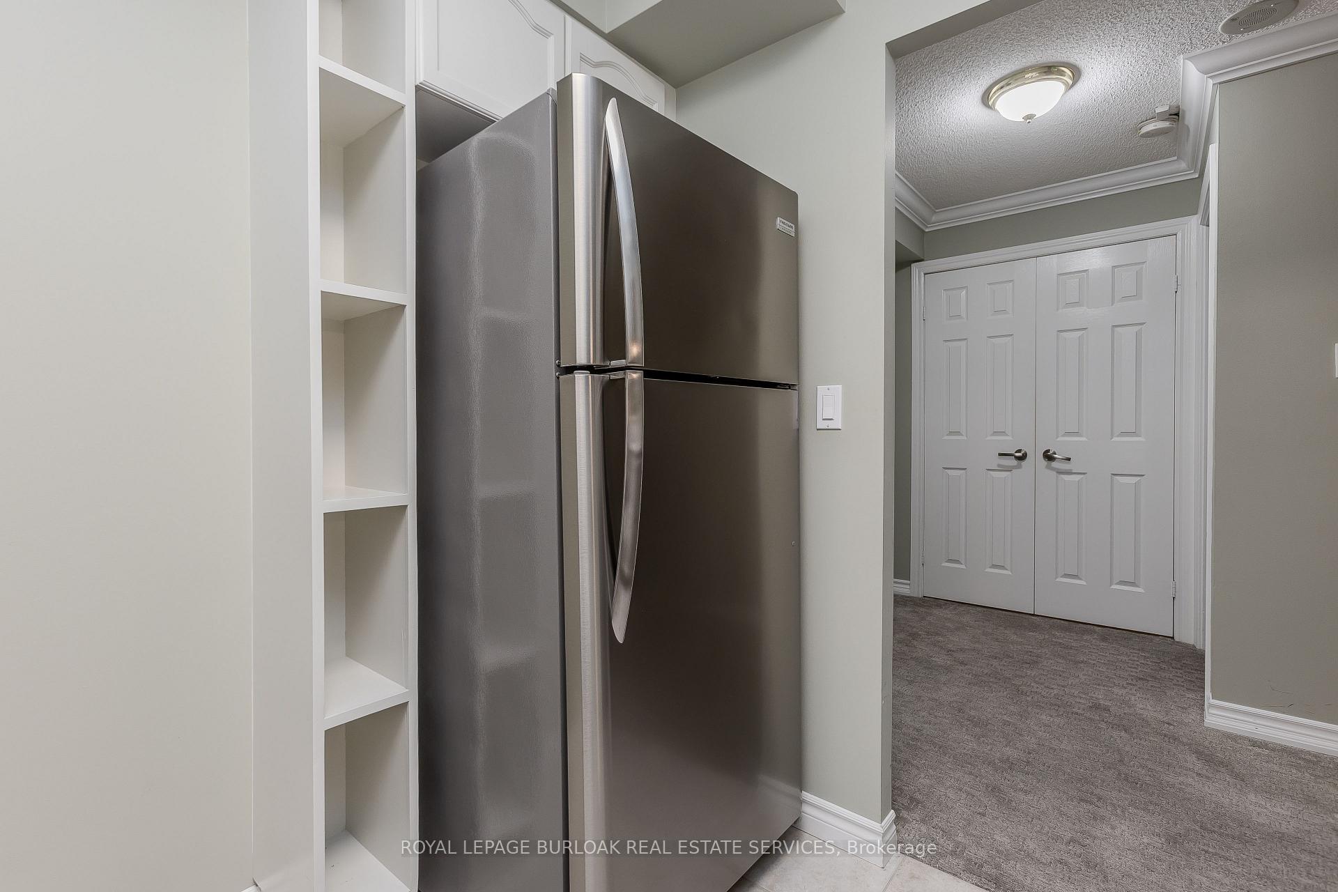 Photo 6 of Unit 2407, 100 Burloak Drive, Burlington, Appleby — HOMEH