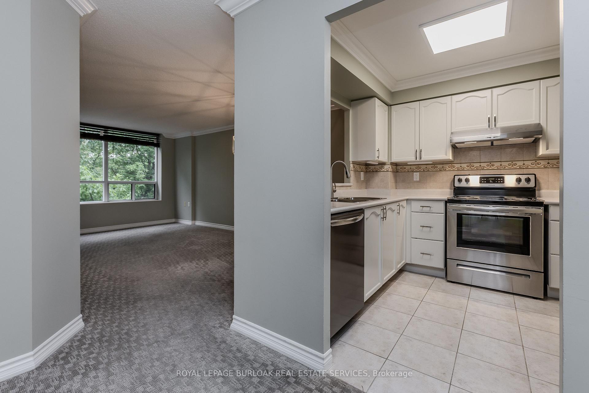Photo 9 of Unit 2407, 100 Burloak Drive, Burlington, Appleby — HOMEH
