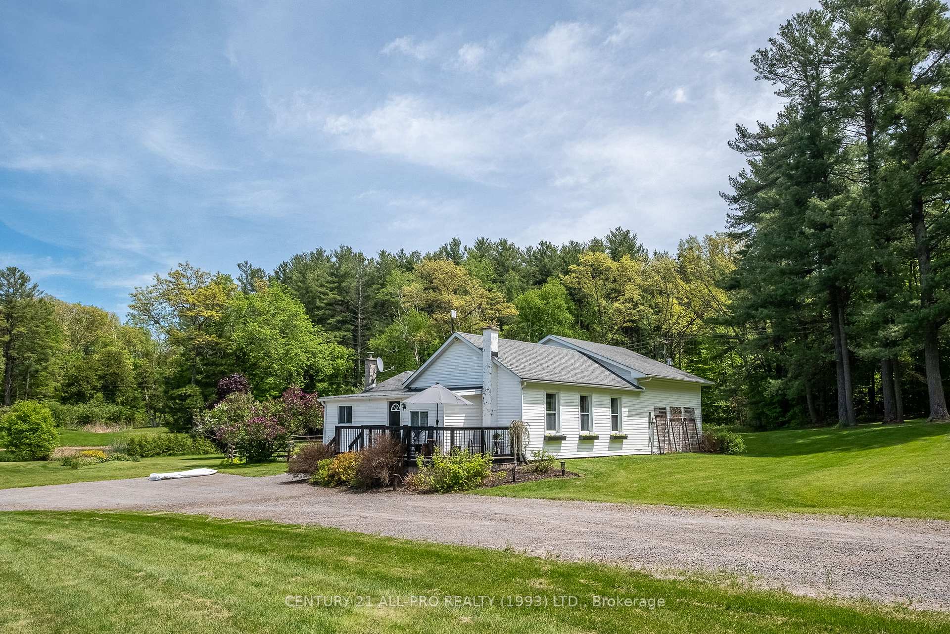 Front of 515 Tobacco Road