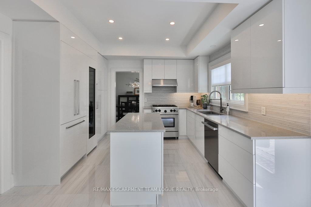 Photo 19 of Unit 4, 4211 Millcroft Park Drive, Burlington, Rose — HOMEH
