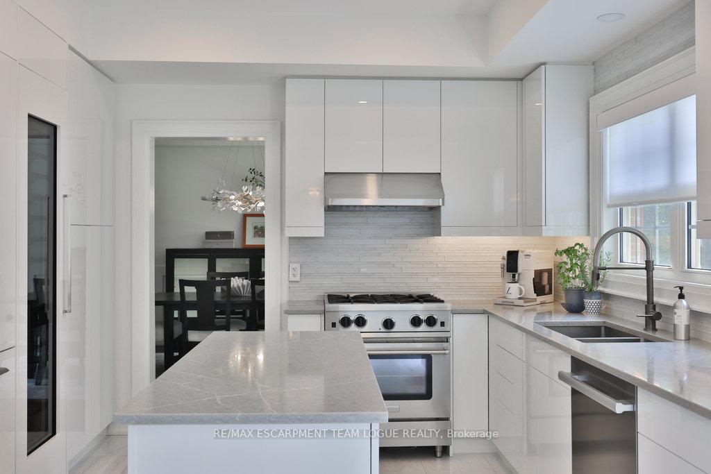 Photo 46 of Unit 4, 4211 Millcroft Park Drive, Burlington, Rose — HOMEH
