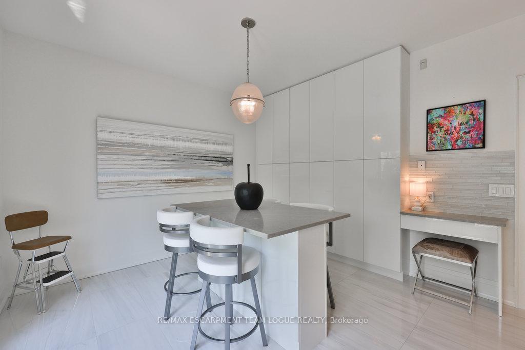 Photo 30 of Unit 4, 4211 Millcroft Park Drive, Burlington, Rose — HOMEH