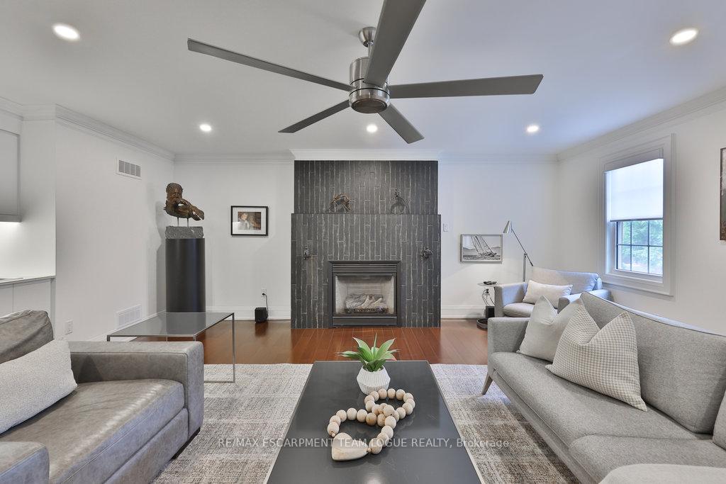 Photo 11 of Unit 4, 4211 Millcroft Park Drive, Burlington, Rose — HOMEH
